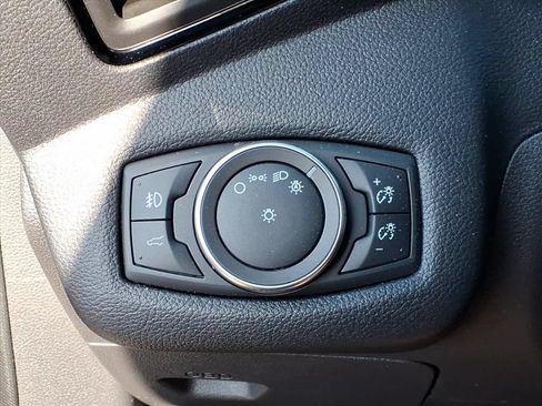 Used 2019 Ford Escape Titanium FWD image 11