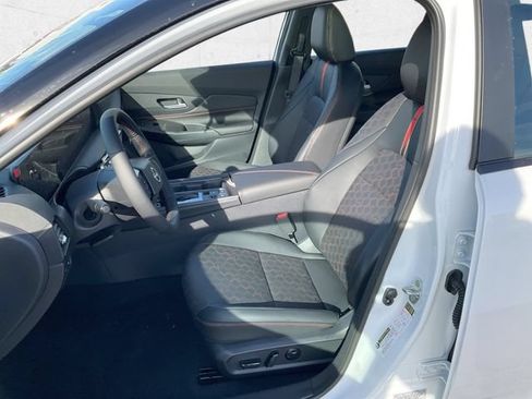 New 2026 Nissan Sentra SR w/ SR Premium Package FWD image 12