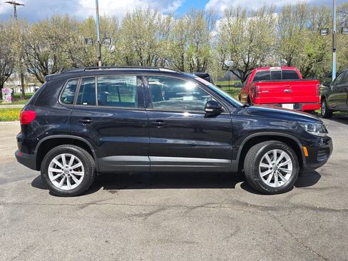 Used 2017 Volkswagen Tiguan S image 4