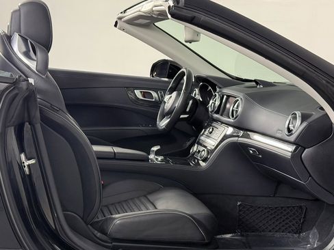 Used 2017 Mercedes-Benz SL 550 image 37