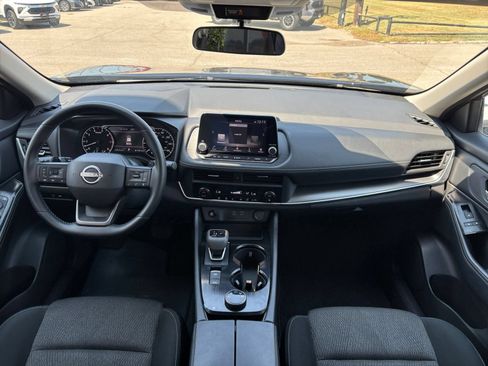 Used 2026 Nissan Rogue SV AWD/4WD image 30