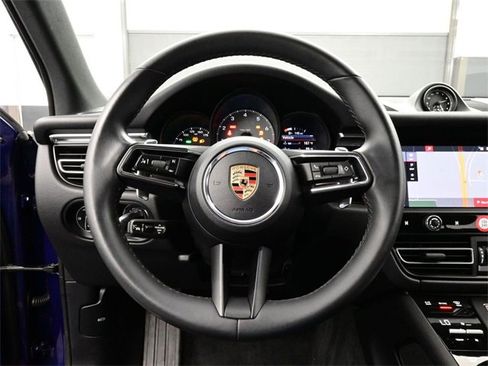 Certified 2023 Porsche Macan S image 8
