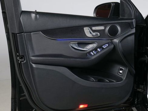 Used 2021 Mercedes-Benz GLC 300 4MATIC image 28