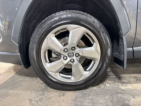 Used 2019 Toyota RAV4 Limited w/ Carpet Mat Package AWD/4WD image 10