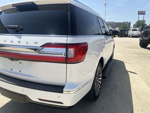 Used 2021 Lincoln Navigator Reserve w/ Luxury Package AWD/4WD image 8