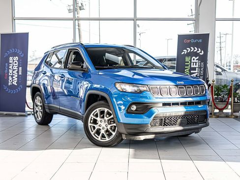 Used 2022 Jeep Compass Latitude AWD/4WD image 3