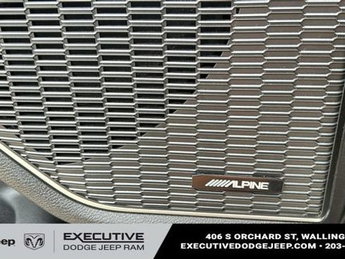 Used 2023 Jeep Grand Cherokee L Limited AWD/4WD image 23