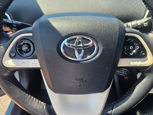 Used 2017 Toyota Prius Four w/ Premium Convenience Package FWD image 25
