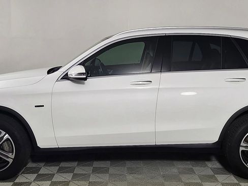 Used 2019 Mercedes-Benz GLC 350e 4MATIC image 4