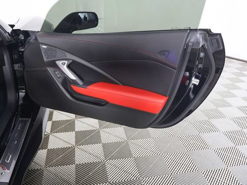 Used 2018 Chevrolet Corvette Stingray Coupe RWD image 26