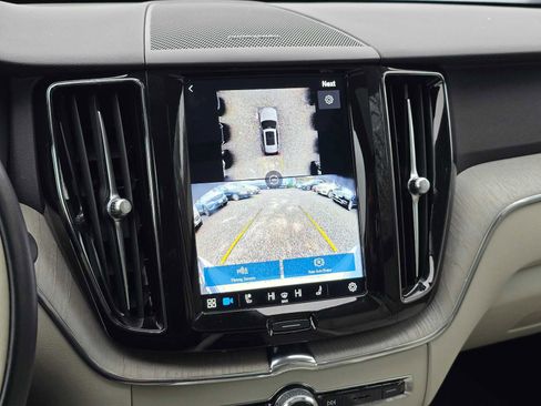 Certified 2024 Volvo XC60 T8 Plus w/ Protection Package Premier image 23