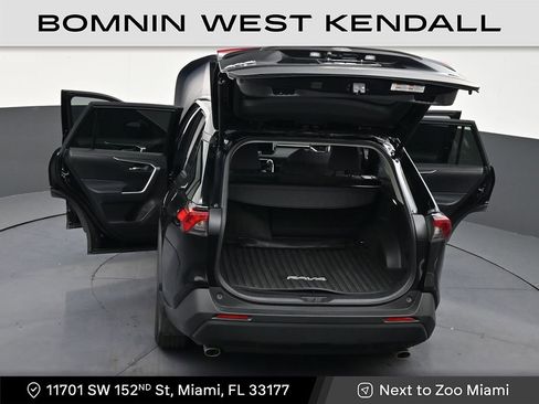 Used 2025 Toyota RAV4 XLE w/ Convenience Package image 33