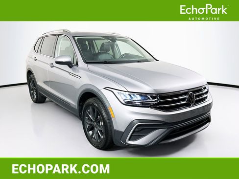 Used 2024 Volkswagen Tiguan SE image 1