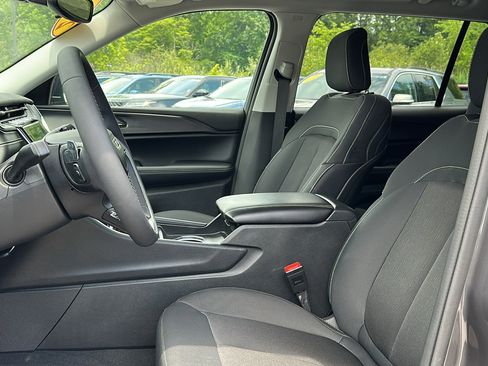 Used 2024 Jeep Grand Cherokee L Laredo w/ Trailer Tow Package image 13