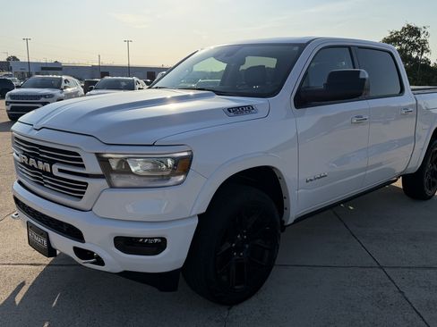 Used 2022 RAM 1500 Laramie AWD/4WD image 2