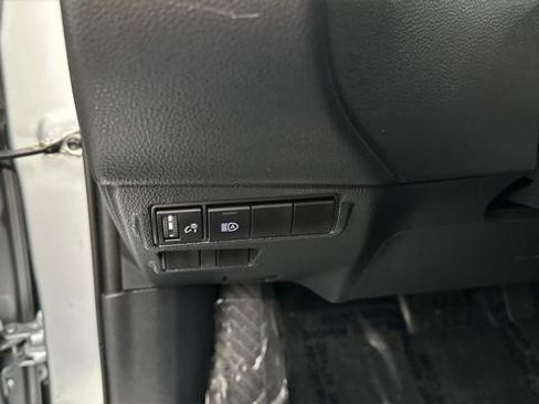 Certified 2024 Toyota Corolla Cross LE image 20