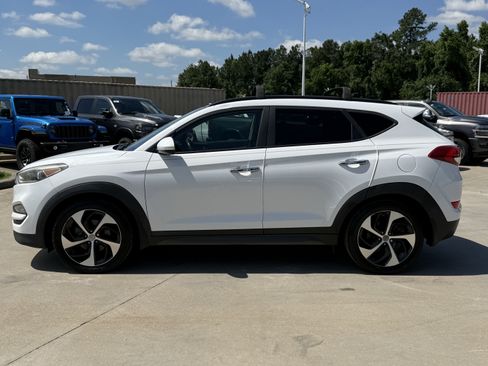 Used 2016 Hyundai Tucson Limited w/ Option Group 03 AWD/4WD image 8