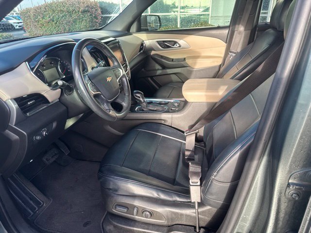 Used 2022 Chevrolet Traverse LT FWD image 13