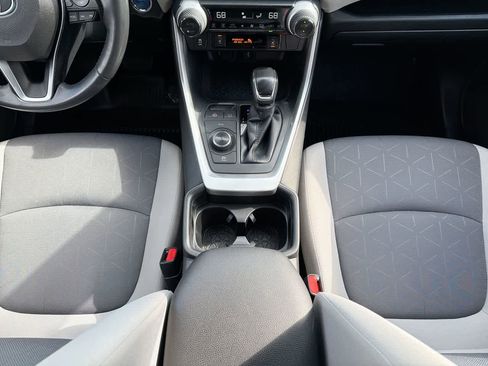 Used 2020 Toyota RAV4 XLE w/ Convenience Package image 32