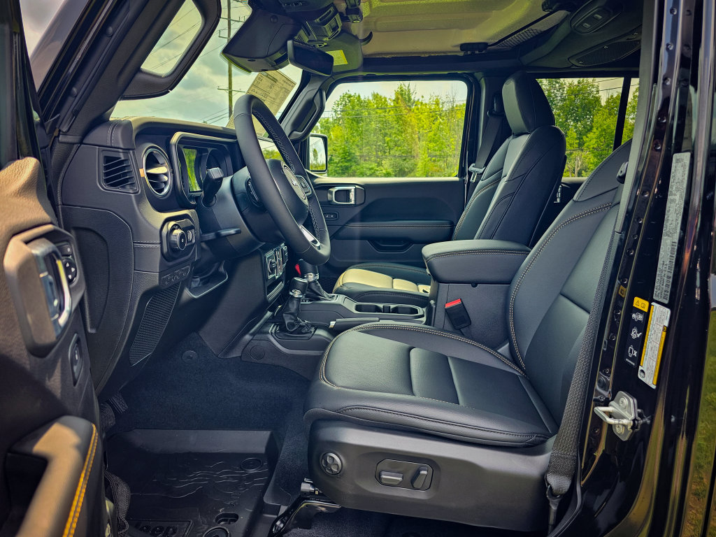 New 2026 Jeep Wrangler Unlimited Sahara AWD/4WD image 11