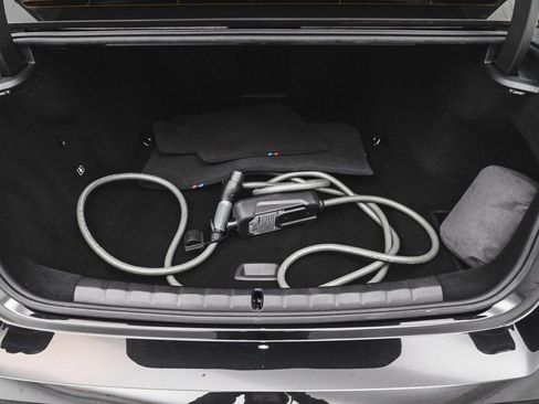 Used 2023 BMW i7 xDrive60 w/ Parking Assistance Package image 38