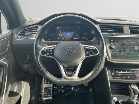Used 2023 Volkswagen Tiguan SE R-Line image 12