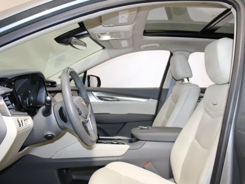 Certified 2024 Cadillac XT5 Premium Luxury AWD/4WD image 7