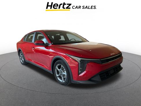 Used 2025 Kia K4 LXS image 1