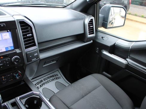 Used 2018 Ford F150 XLT w/ Equipment Group 302A Luxury AWD/4WD image 17