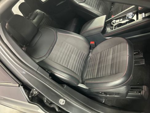 Used 2025 Ford Explorer ST-Line w/ ST-Line Street Pack image 25