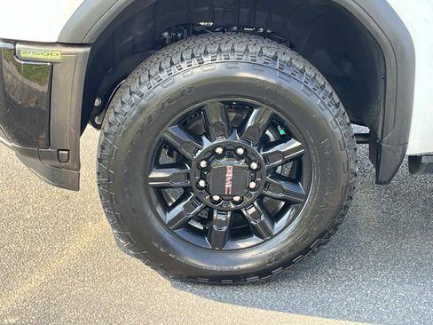 Used 2025 GMC Sierra 3500 AT4 w/ AT4 Premium Plus Package AWD/4WD image 12
