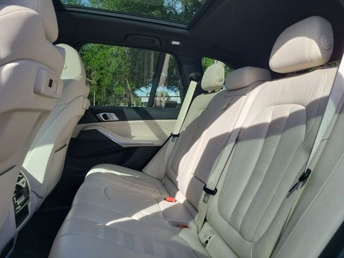 Used 2022 BMW X5 xDrive40i AWD/4WD image 13