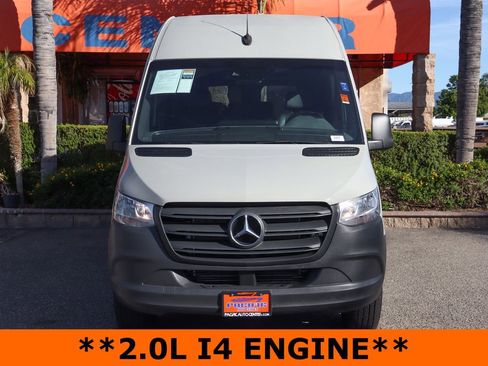 Used 2021 Mercedes-Benz Sprinter 2500 image 3