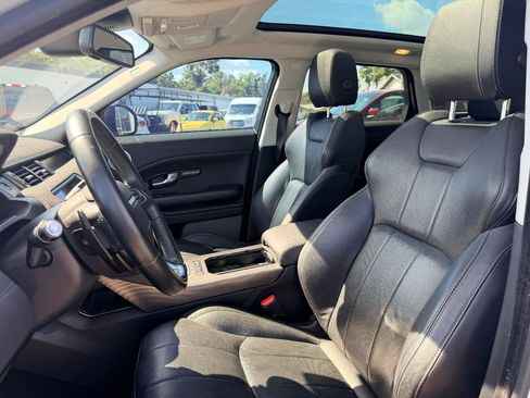 Used 2019 Land Rover Range Rover Evoque SE AWD/4WD image 11