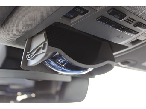 Used 2017 Toyota Highlander SE image 30