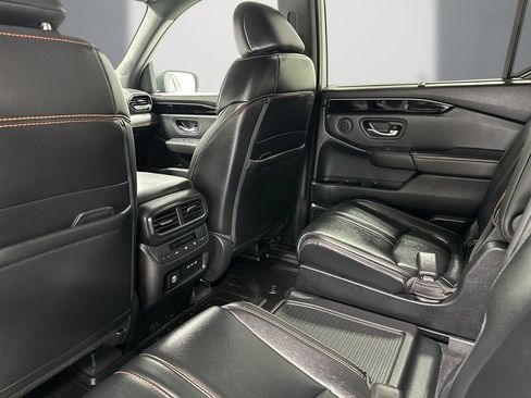 Used 2024 Honda Pilot TrailSport image 15