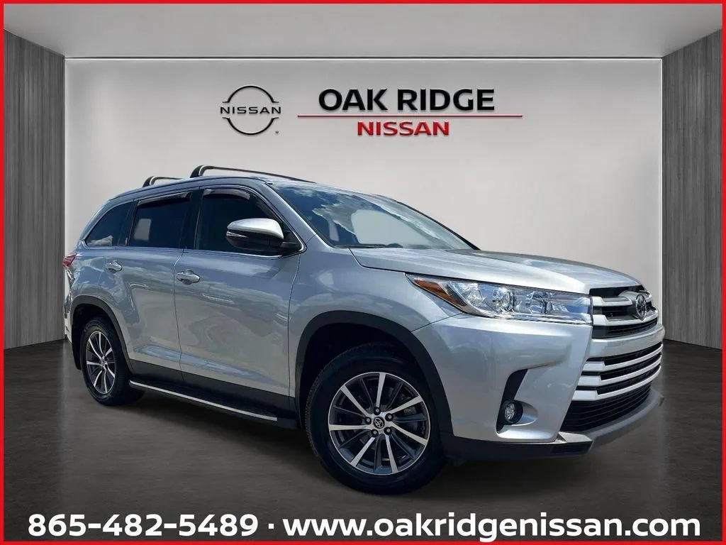 Used 2019 Toyota Highlander XLE AWD/4WD image 1
