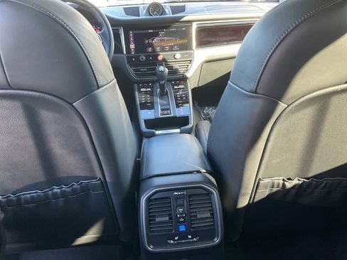 Used 2022 Porsche Macan image 29
