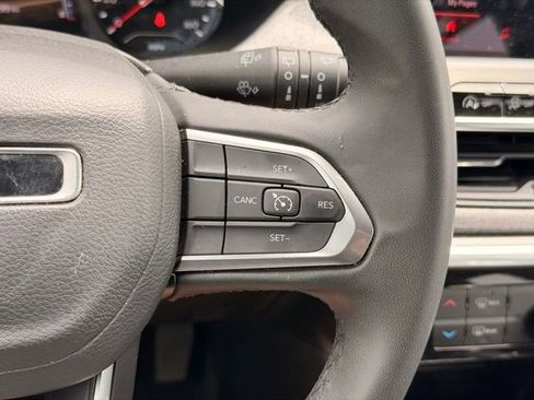 Used 2024 Jeep Compass Latitude AWD/4WD image 25