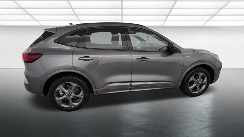 Used 2023 Ford Escape ST-Line w/ Tech Pack #1 AWD/4WD image 9