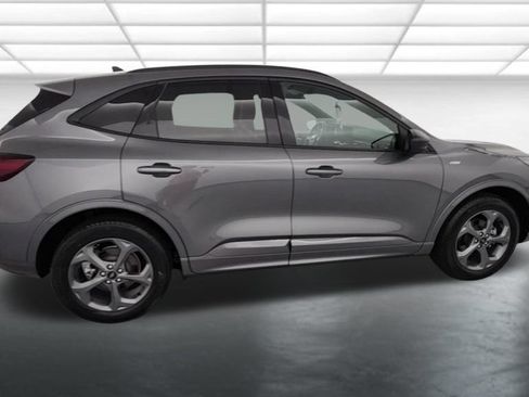 Used 2023 Ford Escape ST-Line w/ Tech Pack #1 AWD/4WD image 9