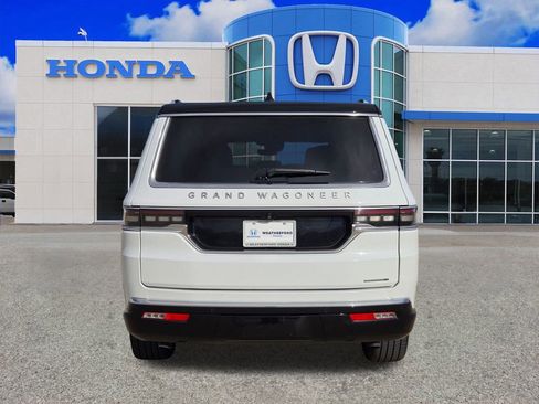 Used 2024 Jeep Grand Wagoneer L Series III AWD/4WD image 4