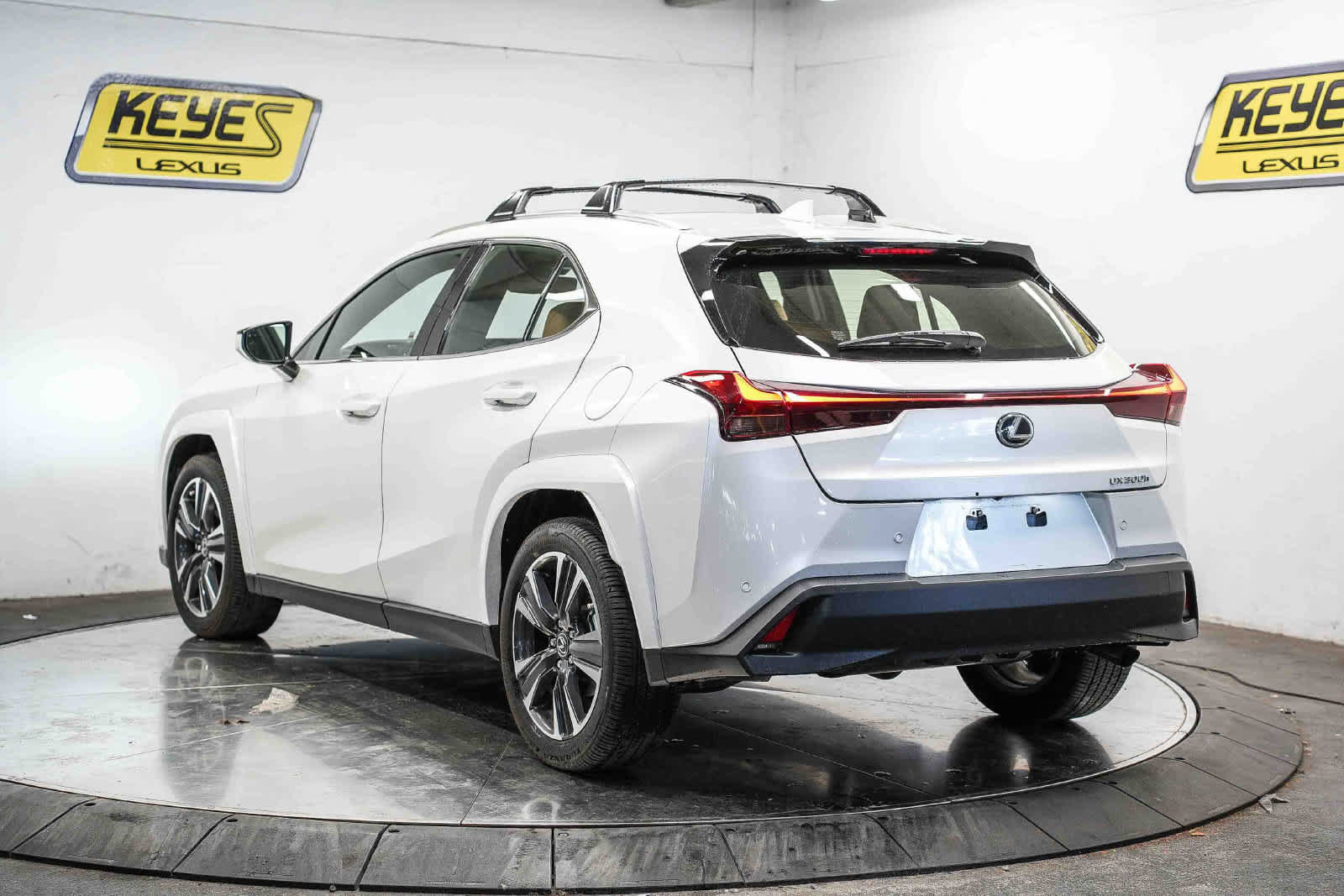 Used 2025 Lexus UX 300h FWD w/ Accessory Package (Z2) image 2