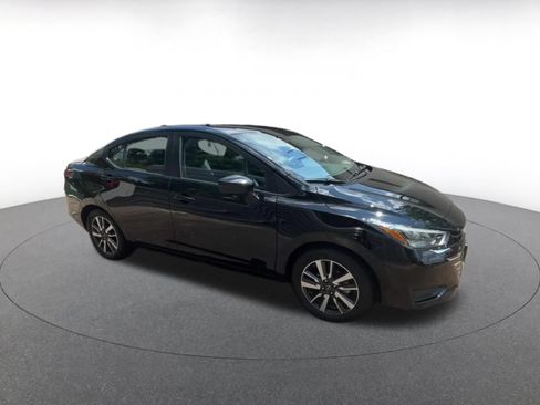 Used 2025 Nissan Versa SV FWD image 2