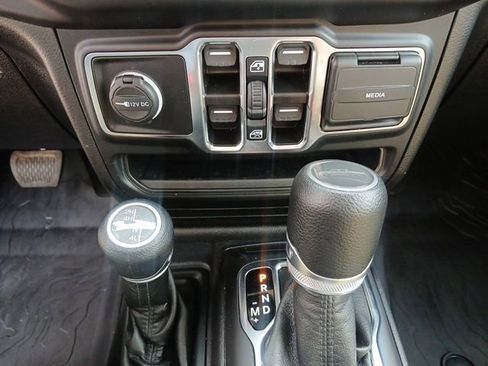 Used 2022 Jeep Gladiator Sport AWD/4WD image 33