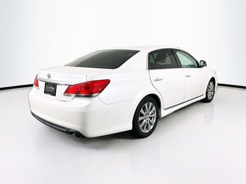 Used 2012 Toyota Avalon Limited image 9