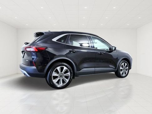 Certified 2025 Ford Escape Platinum AWD/4WD image 6