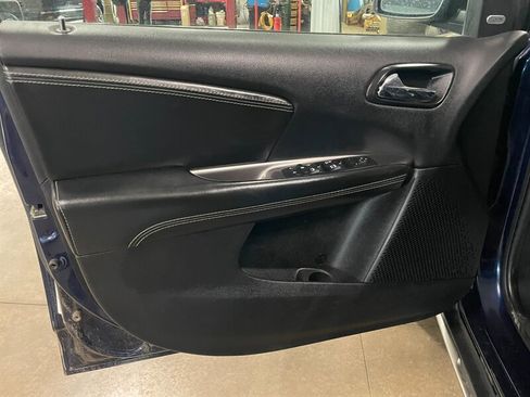 Used 2017 Dodge Journey Crossroad w/ Rear Seat Video Group AWD/4WD image 23