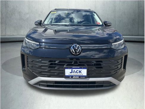 New 2026 Volkswagen Tiguan SE AWD/4WD image 8