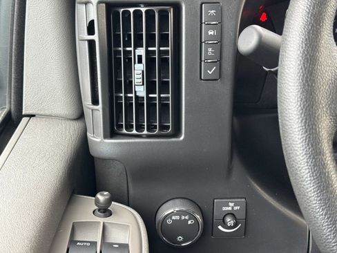 Used 2025 Chevrolet Express 2500 LS w/ Enhanced Convenience Package image 11